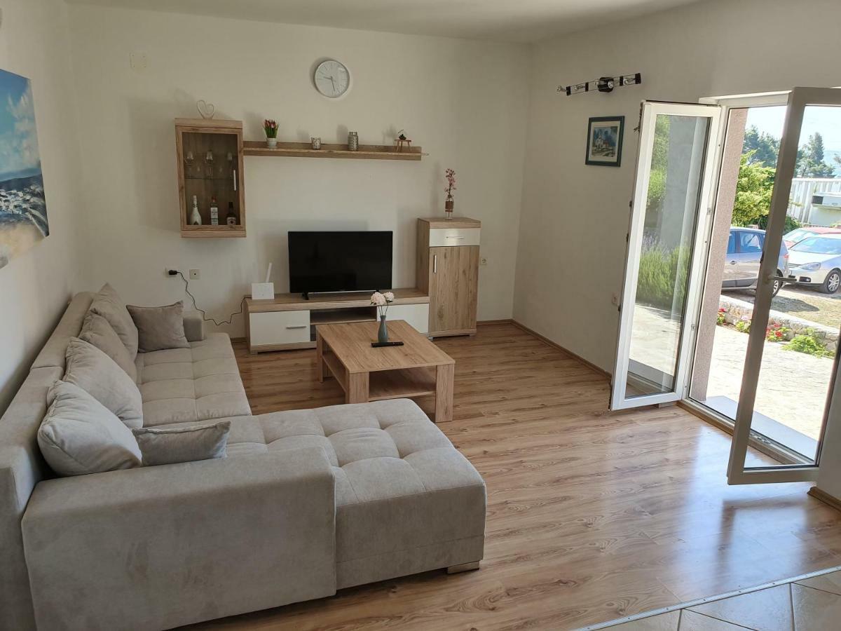 Holiday Home Kastela Village Bagian luar foto